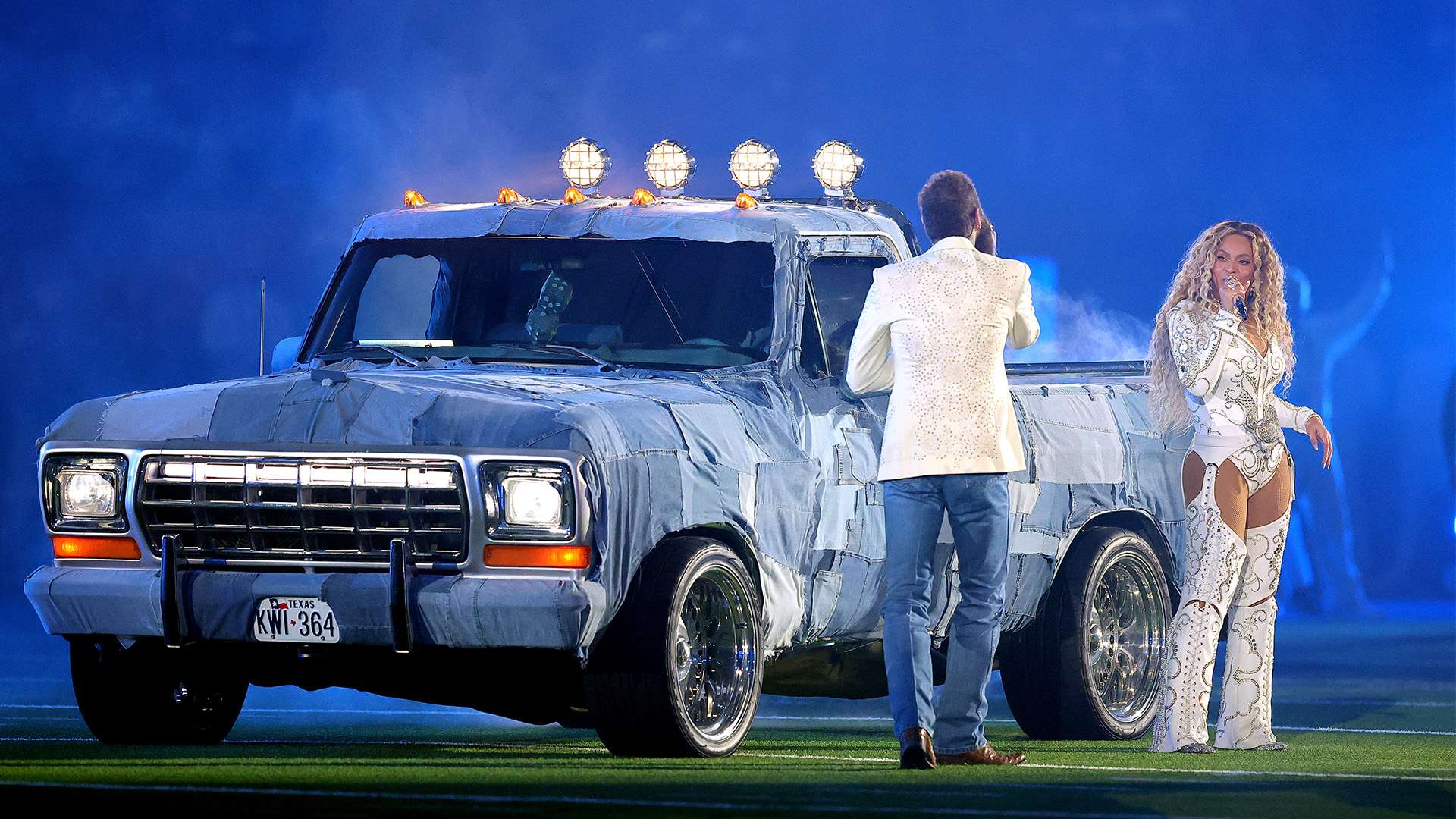 他在与对手 他在与对手